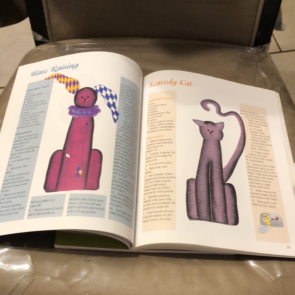 Halloween Fun Books: Decorating & Projects 🎃 - Picture 9 of 16